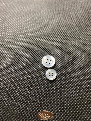 Gomb Ingvar négylyukú inggomb 