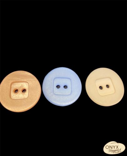 Gomb Móni 1333,1334,1336 pasztell színekben több méretben