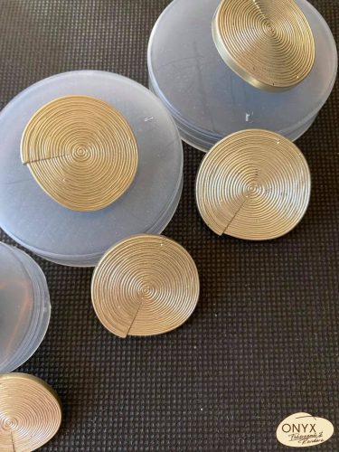 Gomb Zita 3361- fém hatású dekor, antikolt szín, 3 méretben