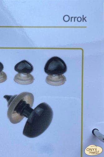 Orr fekete 18-as cica kutya