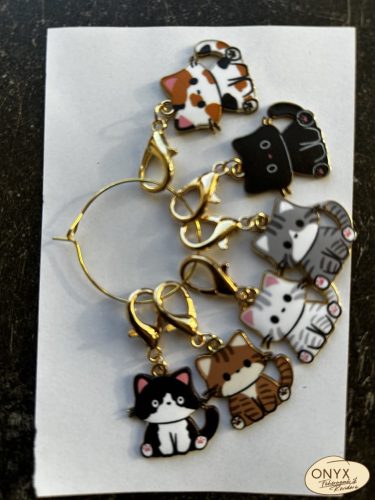 Szemjelölő színes dundi cica B933011 vegyes színekben