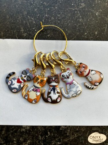 Szemjelölő színes karcsú cica B933013 vegyes színekben