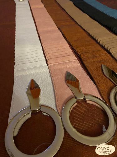 Gumírozott széles öv több színben